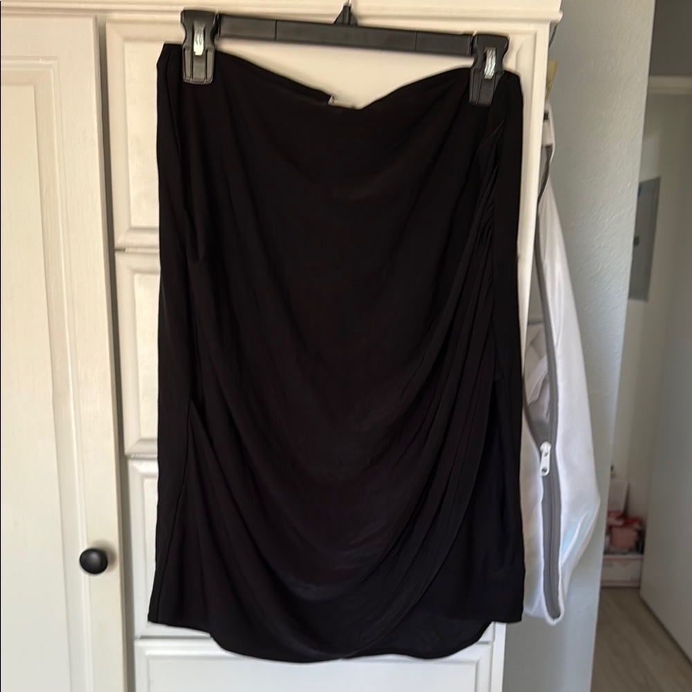 NWT L’agence black skirt